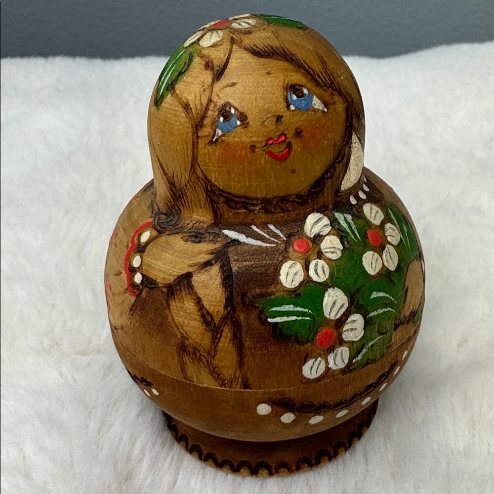Vintage Matryoshka Russian Wooden Nesting Dolls Set